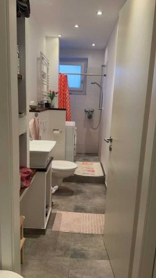 Zuhause mit einem Zimmer in Köln-Zollstock, teilmöbliert