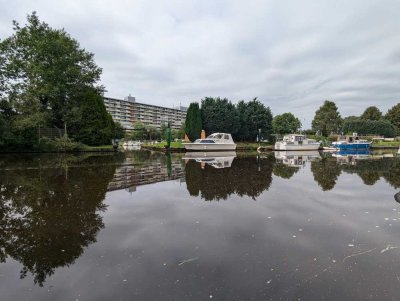 Renovierungsbedürftige große Etagenwohnung mit guter Infrastruktur