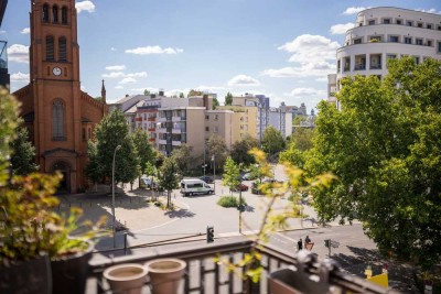 Stylische 2-Zimmer-Wohnung direkt am Nollendorfplatz – Balkon mit Aussicht & Designküche