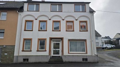 Von privat: 3-Familienhaus in Lutzerath, sofort verfügbar