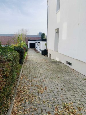 Gewerbe mit Wohnfläche in Bielefeld-Sieker – 2 Wohnungen mit Garten, Terrasse und Garage