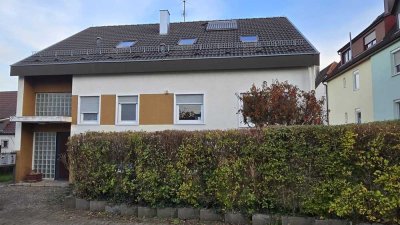 Einfamilienhaus mit Garten, Terrasse, einer ELW, Garage und Stellplätzen sucht neue Besitzer!