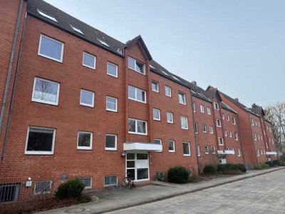 Geräumige ETW mit Dachterrasse, Renovierungsbedürftig
