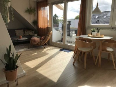 Für Singles/Paare: Charmante möblierte Maisonette-Wohnung mit Westbalkon in ruhiger zentraler Lage