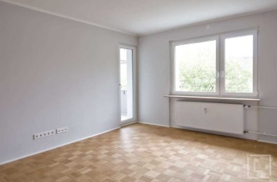 Zwischen Bundesbank und Niddapark: Helle, sanierte 3 Zi.-Whg. mit schönem Westbalkon