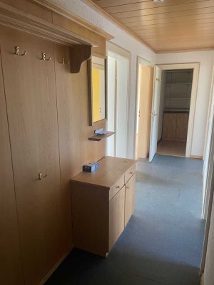 Sanierte 3-Zimmer-Wohnung mit Balkon und EBK in Peißenberg
