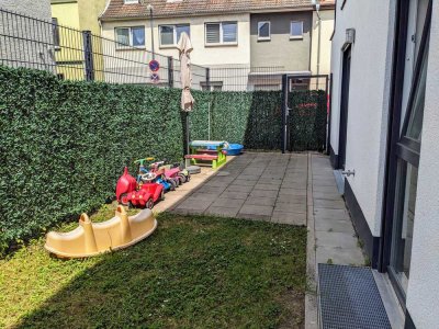 Schöne moderne Wohnung mit Garten