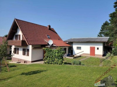 Einfamilienhaus mit großem Grundstück (2 Parzellen) wartet auf nette Familie! 45min nach Wien!