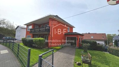 Zweifamilienhaus in zentraler Lage in Niederdielfen