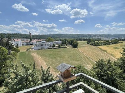 +++ Charmante 2-Zimmer-Wohnung mit Balkon, Stellplatz und traumhafter Aussicht ins Grüne +++