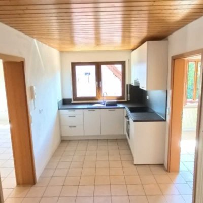 Exklusive 2-Zimmer-Wohnung mit Balkon und EBK in Obersontheim