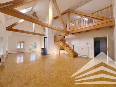 Natur pur in Oftering - Wunderschöne Galeriewohnung mit Küche in historischem Vierkanthof