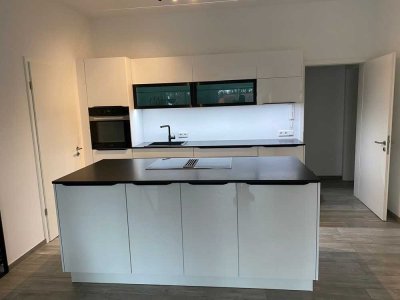 Exklusive, neuwertige 3-Zimmer-Wohnung mit eigenem Garten und EBK in Geisenfeld-Zell