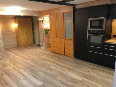 Teilmöblierte Einliegerwohnung (1 Zimmer und Bad)