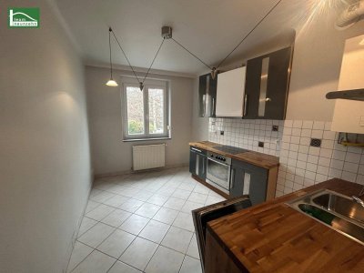 4 Zimmer - perfekte Raumaufteilung! Gutes Preis-Leistungs-Verhältnis in direkter U Bahn Nähe! Neubau-Wohnung - gebraucht - U Bahn nur 350m entfernt! Für Eigennutzer und Anleger!