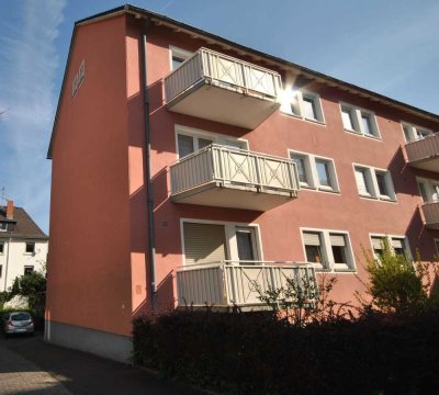 WILLKOMMEN IN IHREM NEUEN ZUHAUSE: Gepflegte 3-Zimmer Wohnung mit Balkon