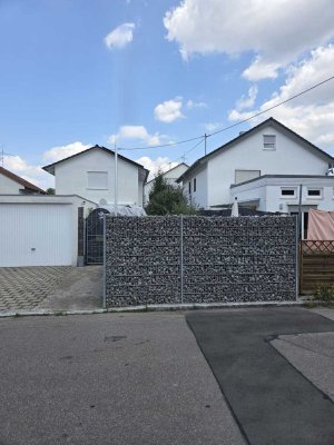 Freundliches und neuwertiges 5,5-Zimmer-Einfamilienhaus mit gehobener Innenausstattung in Reutlingen
