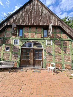 Charmantes Bauernhaus in Hude – großzügiges Anwesen mit vielfältigem Entwicklungspotenzial.