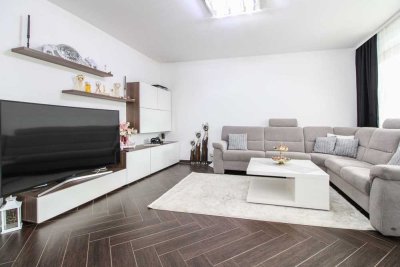 Großzügiges Familienwohnen – Doppelhaushälfte mit Einliegerwohnung und Mieteinnahmen