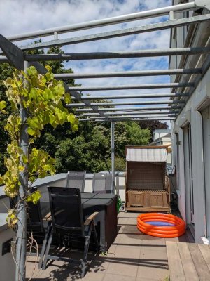 Lichtdurchflutete Maisonette mit großer Dachterrasse im Duisburger Süden