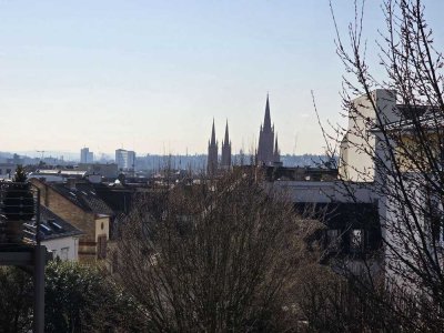 Barrierefreie und moderne 3 Zimmerwohnung mit umlaufender Terrasse in zentraler Lage