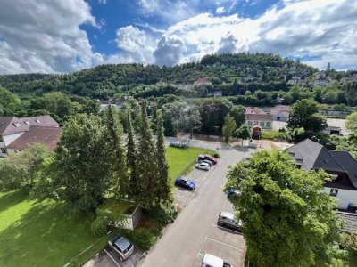 4 Zimmer Wohnung mit Balkon, Garage und herrlichem Ausblick!