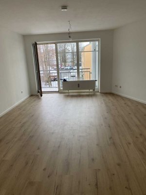 Helle 1-Zimmer-Wohnung mit Balkon, separater Küche & TG-Stellplatz in Geretsried
