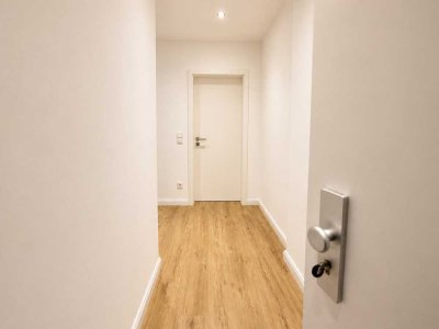 Stilvolle Altbauwohnung nach Kernsanierung - 2,5 Zimmer mit hohen Decken in zentraler Lage