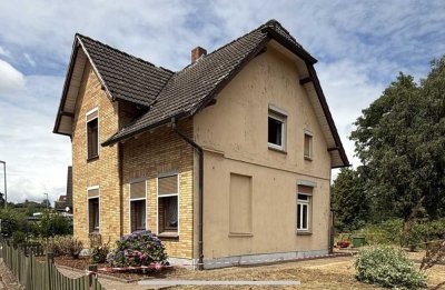 Altbau zum Renovieren mitten in Bargteheide