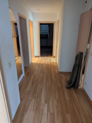 Gepflegte 3-Zimmer-Wohnung im EG mit Balkon in Koblenz-Lay