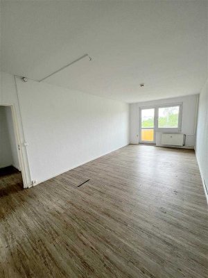 Großzügig geschnittene Familienwohnung mit Balkon!