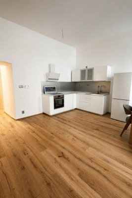 Altbauklassiker im 9. Bezirk – 2-Zimmer-Wohnung mit Lift