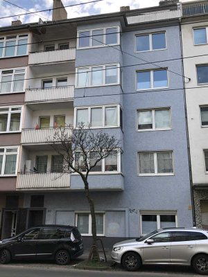 1-Raum-Wohnung mit Balkon und Einbauküche in Düsseldorf