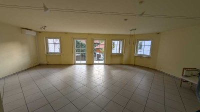 Helle 90 m² Wohnung mit Balkon in Nußloch