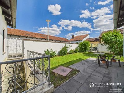 Großzügiger Winkelbungalow mit Einliegerwohnung in bester Lage – viel Privatsphäre und sofort bezugs