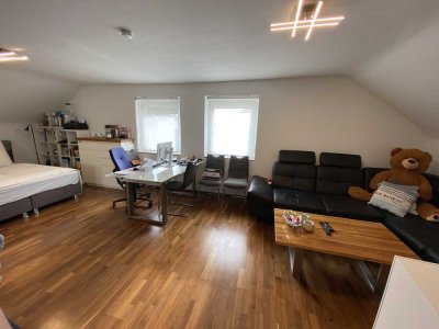 Schöne Dachgeschosswohnung