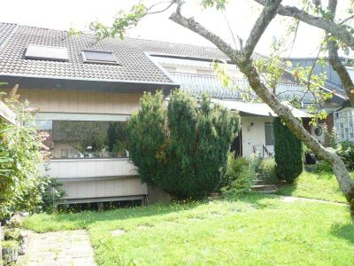 DG-Whg. frei! Neuer Preis! Geräumiges 2-Familienhaus mit schönem Garten und 3 Garagen in 76275 Et...