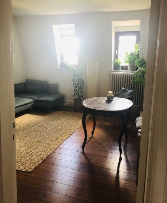 Wunderschöne gemütliche 2,5-Zimmer-Wohnung mit Dielenfußboden