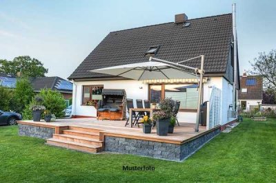 Ehem. Winzerhofstelle - 1- bis 2-Familienhaus, Wald und Weingarten