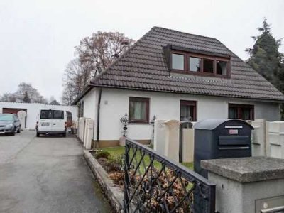 ** Einfamilienhaus mit großem Garten zum sofortigen Selbstbezug **