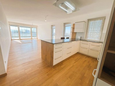 Top ausgestattete und gepflegte 4-Raum-Wohnung mit Wintergarten und Terrasse!