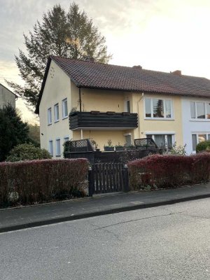 Schöne 3-Zimmer-Wohnung mit gehobener Innenausstattung mit Balkon und Einbauküche in Celle