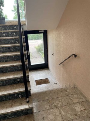 Stilvolle 2-Raum-Erdgeschosswohnung mit gehobener Innenausstattung mit Balkon und EBK in Bielefeld