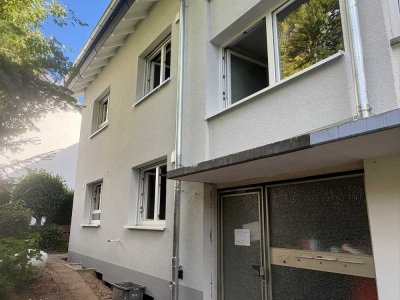Tolle 2,5 Zimmer DG Wohnung nach Komplettsanierung zu vermieten