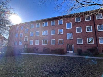 Modern sanierte 2‑Zimmer‑Wohnung mit großer Fensterfront in Mürwik zum 01.07.2026!