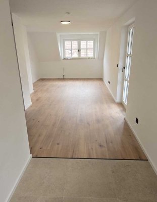 Erstbezug nach Sanierung: 3-Zimmer Wohnung auf 2 Etagen in Neutraubling bei Regenburg