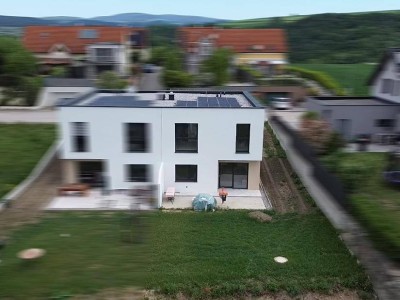 NEUER PREIS: Doppelhaushälfte in Melk samt Garten, LWP und PV-Anlage - belagsfertig (Haus Links)