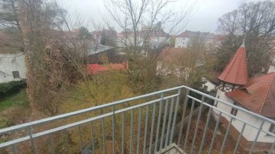 Großzügige 1-Zimmer Wohnung mit Balkon und Pantry-Küche nur für Studenten, Azubis