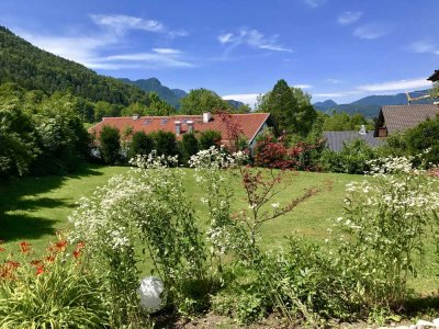Helle 2-Zimmer Erdgeschosswohnung mit Garten in Bayerisch Gmain, mit Ruhe, Bergblick u. Privatsphäre