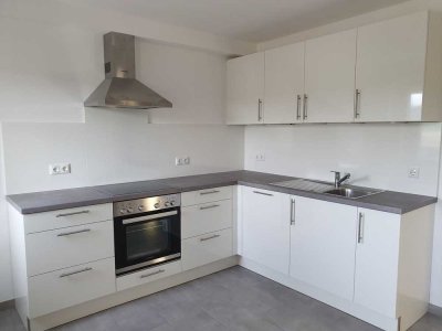 Ab 15.09. kernsanierte moderne 2-Zimmer-Wohnung mit Einbauküche